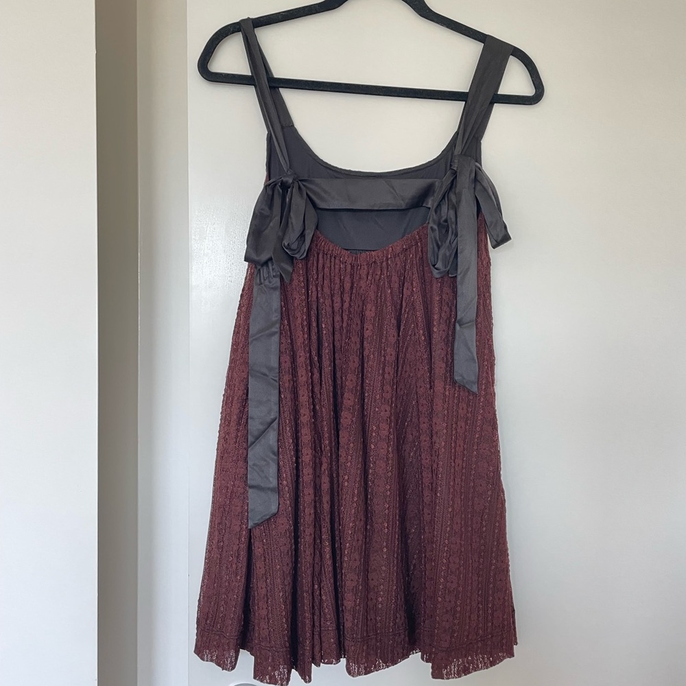 Burgundy tie detail dress